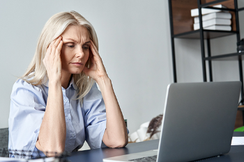 অকাৰণে মন বেয়া হৈ থাকে, মূৰত দুশ্চিন্তাৰ পাহাৰ! আপোনাৰ দৈনন্দিন জীৱনৰ এই ৫অভ্যাস আজিয়েই ত্যাগ কৰক