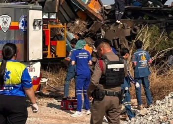 ক্ৰেন ভাঙি লাইনচ্যুত ট্ৰেইন, অগ্নিকাণ্ডৰো সূত্ৰপাত, বাঢ়িয়েই আছে মৃতকৰ সংখ্যা, ক’ত এই ঘটনা?