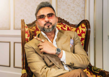 চিকিৎসকৰ পৰামৰ্শমতেহে শীতত বাহনত ছে*** ৰ উপদেশ দিছিলো! বিতৰ্কৰ পাছতেই ক্ষমা খুজি আকৌ কি কৈছে হানি সিঙে?