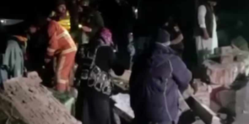 বিবাহস্থলীত এটা প্ৰচণ্ড শব্দ, নিমিষতে আনন্দৰ সময় বিষাদত পৰিণত হ’ল! বৰ্তমানলৈকে প্ৰাণ হেৰুৱাইছে ৫জনে, নেপথ্যৰ ঘটনা কি?