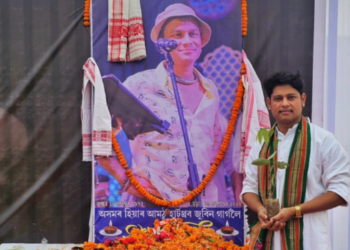 সোণাপুৰৰ জুবিন ক্ষেত্ৰৰ পৰা শৰাই, গামোচা, গীটাৰ, keyboard চুৰিৰ অভিযোগ জুবিন গাৰ্গৰ একালৰ বাদ্যযন্ত্ৰী চিৰঞ্জীৱ কাশ্যপৰ বিৰুদ্ধে, কিয় জুবিন ক্ষেত্ৰৰ পৰা এই সামগ্ৰী লৈ আহিছিল চিৰঞ্জীৱে?