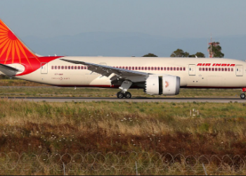 এয়াৰ ইণ্ডিয়াৰ বাবে যাত্ৰীৰ সুৰক্ষা প্ৰথম অগ্ৰাধিকাৰ নহয় নেকি? লণ্ডনৰ পৰা উৰি অহা বোয়িং ৭৮৭ৰ ফুয়েল কন্ট্ৰোল ছুইচত বিসংগতি