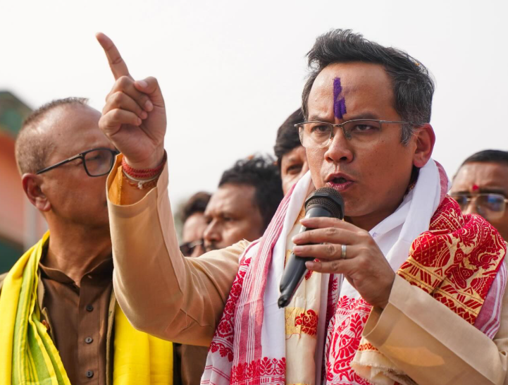 মুখ্যমন্ত্ৰীৰ প্ৰশ্ন, গৌৰৱ গগৈৰ উত্তৰ, ৰাজীৱ ভৱনৰ পৰা কি ক’লে গৌৰৱ গগৈয়ে?