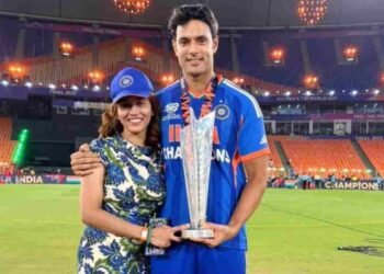 বিশ্বকাপ জিকি ছদ্মবেশত ট্ৰেইনেৰে ঘৰলৈ উভতিল শিৱম ডুবে! ট্ৰেইনযাত্ৰাৰ কাহিনী শ্বেয়াৰ কৰি কি কৈছে ডুবেইয়ে?