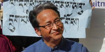 সোনম ৱাংচুকক মুক্তি দিলে কেন্দ্ৰই! ছমাহ পাছত মুক্তি লাভ লাডাখৰ পৰিবেশ কৰ্মী সোনম ৱাংছুকৰ