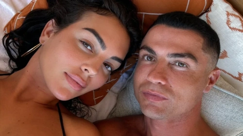 ‘তুমি যদি কোৱা জোন-তৰা আনি দিম’, ৰ’নাল্ডোই আকাশৰ তৰা উপহাৰ দিলে প্ৰেমিকাক!