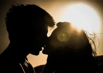 পুৰুষৰ কোনটো বস্তুই সুখী কৰে নাৰীক? ৯৯% লোকে নাজানে শুদ্ধ উত্তৰ