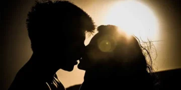 পুৰুষৰ কোনটো বস্তুই সুখী কৰে নাৰীক? ৯৯% লোকে নাজানে শুদ্ধ উত্তৰ