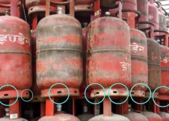 LPG চিলিণ্ডাৰৰ তলত কিয় সৰু সৰু ফুটা থাকে? ৯৯% লোকে নাজানে সঠিক উত্তৰ