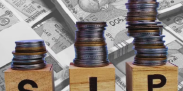 আপোনাৰ দৰমহা ৫০ হাজাৰ টকা নেকি? মাহিলী কিমান সঞ্চয় কৰিলে লাখপতি সহজেই হ’ব?