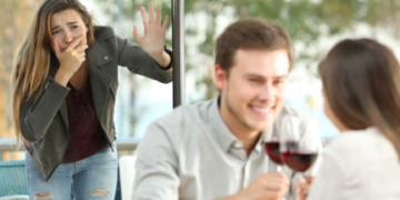 বিবাহিত পুৰুষ, অন্য নাৰীৰ প্ৰতি কিয় আকৃষ্ট হয়? ৫টা অপ্ৰিয় সত্য উল্লেখ আছে চাণক্য নীতিত