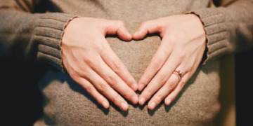 গৰ্ভাৱস্থাৰ সামান্য ভুলেও বঢ়াই অটিজমৰ আশংকা! কি কি বিষয়ত সতৰ্ক হ’ব? কি কয় বিশেষজ্ঞই?