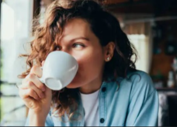 পুৱাই উঠি চাহ-কফি, ফলৰ ৰস খায়? পুৱাতেই এইকেইবিধ পানীয় সেৱন নকৰিবই অন্যথা…