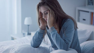 নিদ্ৰাহীনতাৰ সমস্যা হৈছে? কি কি খাদ্য খালে টোপনি ভাল হয়?