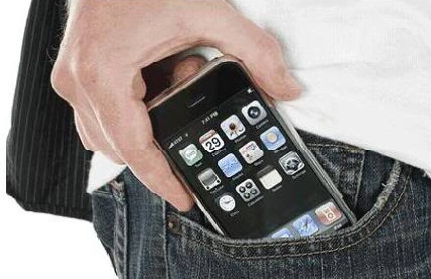 পেন্টৰ জেপত নাৰাখিব মোবাইল, পুৰুষে হেৰুৱাব পিতৃ হোৱাৰ স্বপ্ন!