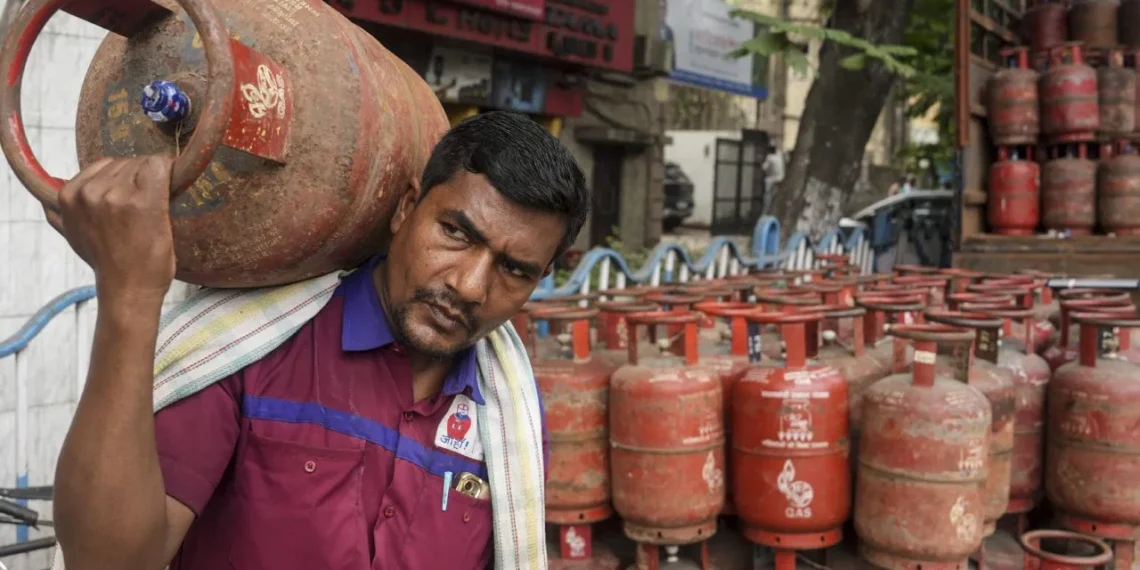 ২৫ দিনতে নাপাব চিলিণ্ডাৰ! LPG বুকিঙৰ ক্ষেত্ৰত ডাঙৰ আপডেট