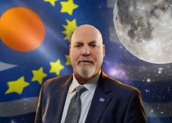 চন্দ্ৰ, মঙ্গলত মাটি বিক্ৰি কৰে, দিয়ে মাটিৰ দলিলো! ৪৫ বছৰ ধৰি কোটি কোটি ধন আয় কৰা কোন এই ব্যক্তি?