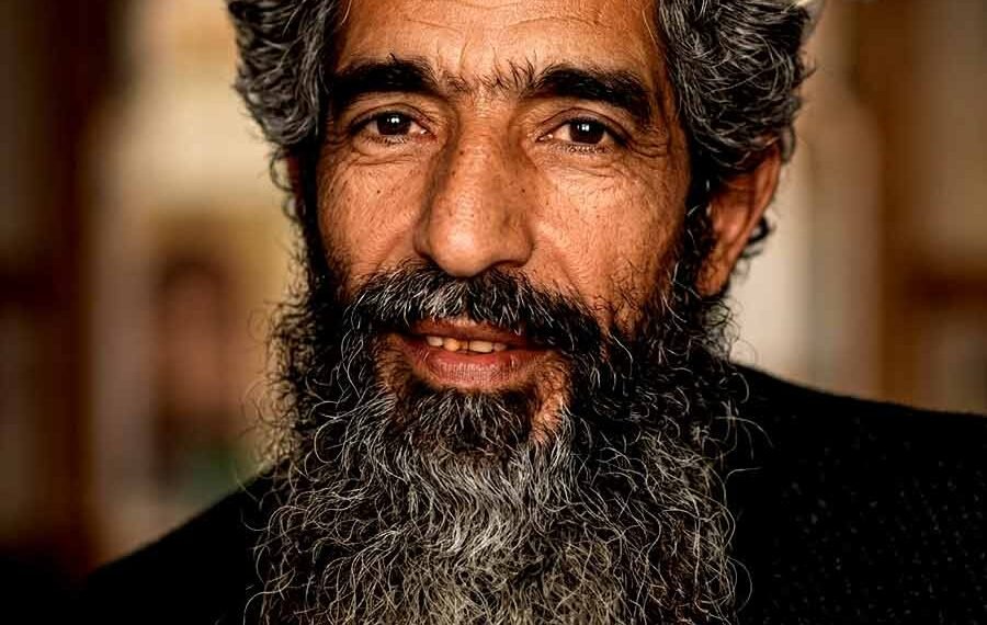 লস্কৰৰ প্ৰতিষ্ঠাতা সদস্য আমিৰ হামজাক লক্ষ্য কৰি গুলি, লাহৌৰত সংকটজনক অৱস্থাত হামজা, ভাৰতত কৰা বহু সন্ত্ৰাসবাদী আক্ৰমণত জড়িত হামজা