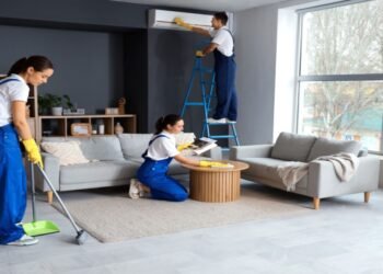 ঘৰ চাফা কৰোতে নকৰিব ভুল, ক্ষতি হ’ব আপোনাৰ অৰ্থ !