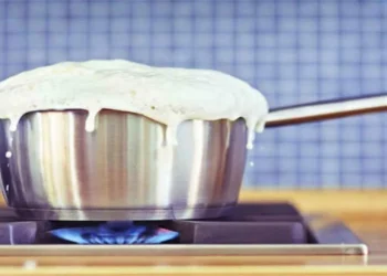 ঘৰৰ পৰা বাহিৰলৈ যোৱাৰ পূৰ্বে নেপেলাব এইবোৰ বস্তু, দুৰ্ভাগ্যই আগুৰি ধৰিব!