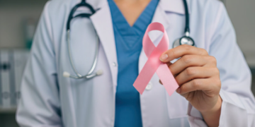 স্তনৰ কৰ্কটত প্ৰথম পৰ্যায়ত দেখা দিয়ে এই ৫লক্ষণে, ভুলতো আওকান নকৰিব এইকেইটা লক্ষণ