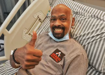 ভালে নাই প্ৰাক্তন ক্ৰিকেটাৰ বিনোদ কাম্বলি! হেৰুৱাই পেলাইছে স্মৃতিশক্তি, যিকোনো সময়ত ব্ৰেইন ষ্ট্ৰোকৰ আশংকা চিকিৎসকৰ