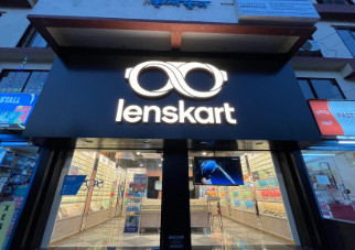 বিতৰ্কত লেন্সকাৰ্টঃ হিজাব পিন্ধিব পাৰিব, কিন্তু বিন্দি বা তিলক নহয়, বিষয়ক লৈ কি কৈছে লেন্সকাৰ্টৰ CEOয়ে?