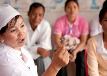 ইৰাণ যুদ্ধৰ প্ৰভাৱ ৰান্ধনীশালৰ পৰা বেডৰুম পালেগৈ! এইবাৰ বজাৰত নাটনি হৈছে কণ্ড**মৰ?