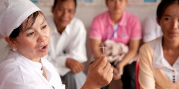 ইৰাণ যুদ্ধৰ প্ৰভাৱ ৰান্ধনীশালৰ পৰা বেডৰুম পালেগৈ! এইবাৰ বজাৰত নাটনি হৈছে কণ্ড**মৰ?