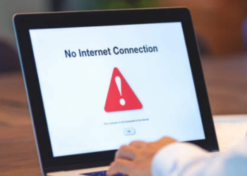 মধ্যপ্ৰাচ্যৰ যুদ্ধৰ প্ৰভাৱত যদি ইণ্টাৰনেট কাট হয়, কি কৰিব? ইণ্টাৰনেট নাথাকিলে বিপদৰ পৰা আপোনাক ৰক্ষা কৰিব এই তিনিটা এপে