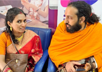 আই আই টি বাবাৰ পত্নীও মহাকাশ অভিযন্তা, ক’ত কেতিয়া কেনেকৈ বাবা অভয়ৰ সৈতে পৰিচিত হ’ল উচ্চশিক্ষিতা প্ৰীতিকা?