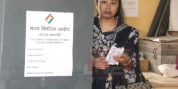 আগতে মই সদায়ে জুবিনৰ সৈতেই ভোটদান কৰিবলৈ আহিছিলো, এইবাৰ অকলে আহিছো, জুবিনে ন্যায় সোনকালে পাওকঃ গৰিমা শইকীয়া গাৰ্গ