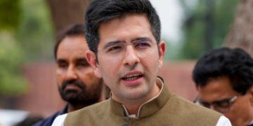 মোক নস্যাৎ কৰি পেলাব নোৱাৰে, মানুহৰ কাষত মই থাকিমেই, মানুহৰ কথা মই কমেই…’ বিজেপি দলত যোগ নিদিয়ে ৰাঘৱ চাড্ডাই!