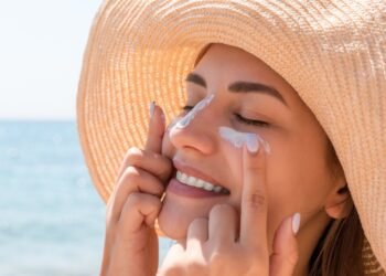 ৰ’দত ক’লা পৰা ছাল অতি সহজে কৰক ঠিক, অনুসৰণ কৰক মাত্ৰ এই টিপচ!