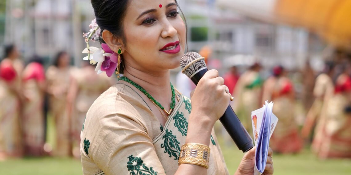 মঞ্চত কোনে অপমান কৰিলে অভিনেত্ৰী বৰষা ৰাণী বিষয়াক? জানক প্ৰকৃত ঘটনা