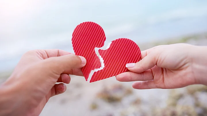 প্ৰথম প্ৰেমত প্ৰতাৰণা? এই ৫ টা টিপছে সহায় কৰিব আঘাত পাহৰাত!