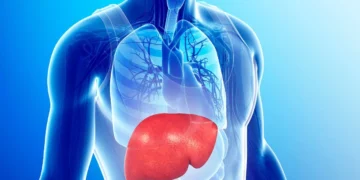 ফেটি লিভাৰ কেতিয়া বিপদজনক হৈ পৰে? ইয়াৰ লক্ষণ, কাৰণ জানি লওক