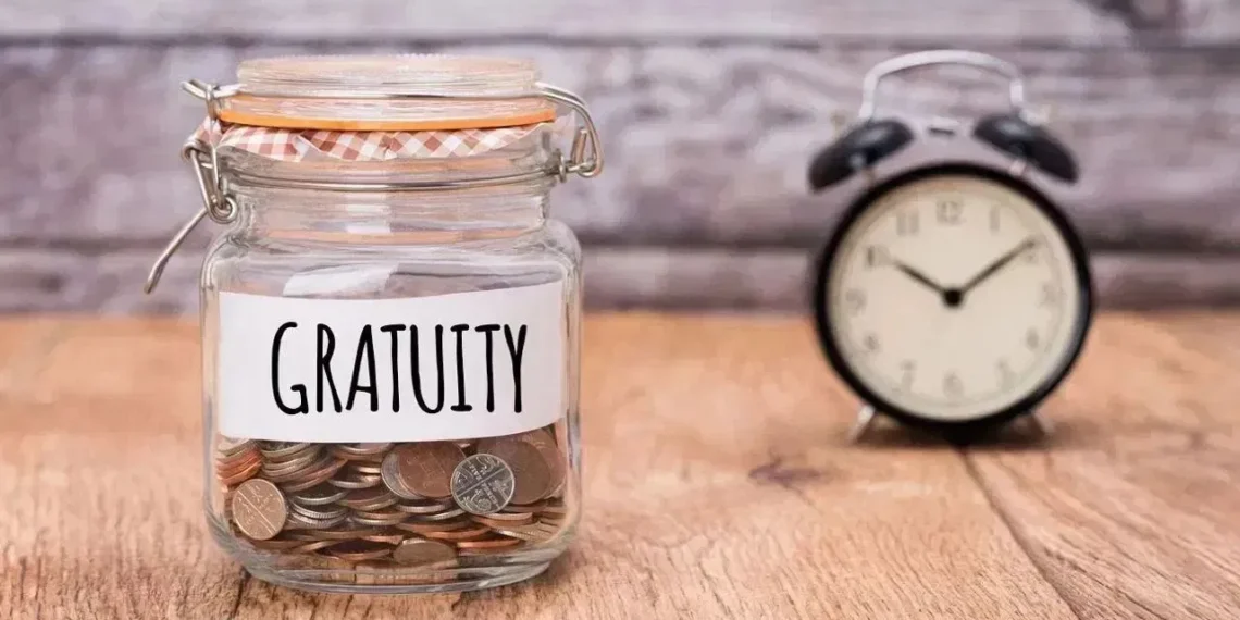 গ্ৰেচুইটিৰ ডাঙৰ পৰিৱৰ্তন, নতুন নিয়ম অনুসৰি কোনে, কিমান আৰু কেতিয়া পাব সুবিধা?