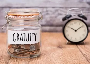 গ্ৰেচুইটিৰ ডাঙৰ পৰিৱৰ্তন, নতুন নিয়ম অনুসৰি কোনে, কিমান আৰু কেতিয়া পাব সুবিধা?