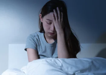 কম বয়সতে মাইগ্ৰেইন হৈছে নেকি? বিশেষজ্ঞসকলৰ পৰা জানক প্ৰধান কাৰণ