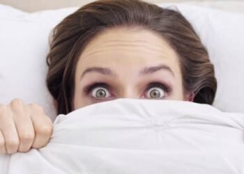 টোপনিত হঠাৎ শৰীৰটো জোকাৰি উঠে নেকি? ভাগৰ বুলি নকৰিব আওকাণ