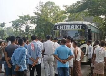 ওৰেনিশা বিহু মাৰি পুৱতি নিশা ঘৰলৈ উভতিছিল বিহুদলটো, মঙলদৈ পিপৰাদোকান পাওঁতেই অঘটন, অচেতন বিহুৱাদলক হাস্পতালত ভৰ্তি, সমগ্ৰ ঘটনা কি?