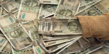 আপুনি কেৱল দৰমহাৰ ওপৰত নিৰ্ভৰ কৰে নেকি? এই সহজ উপায়েৰে বৃদ্ধি কৰক আয়ৰ উৎস