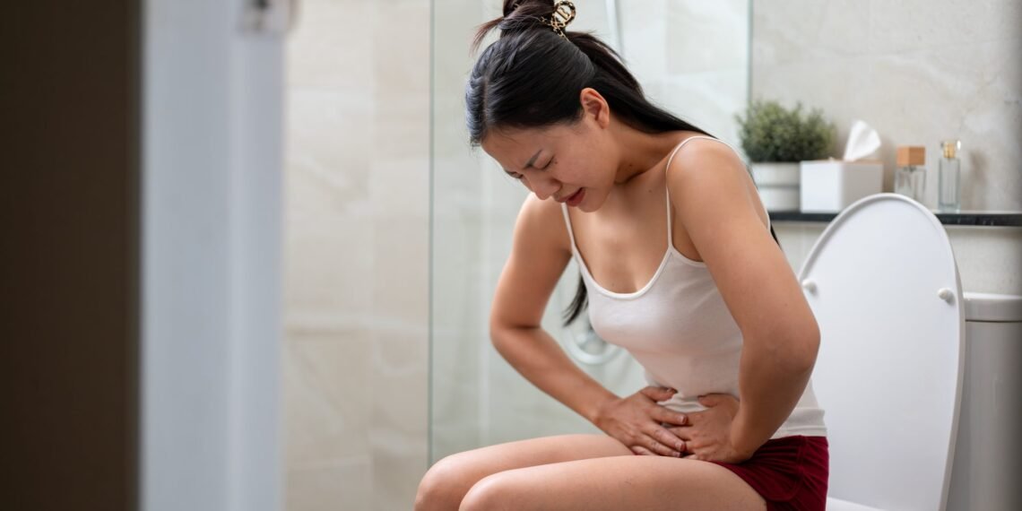 গ্ৰীষ্মকালত কিয় বাঢ়ে পেটৰ সমস্যা? নকৰিব এইবোৰ ভুল!