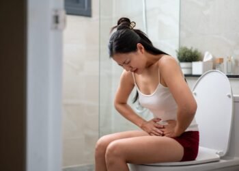 গ্ৰীষ্মকালত কিয় বাঢ়ে পেটৰ সমস্যা? নকৰিব এইবোৰ ভুল!