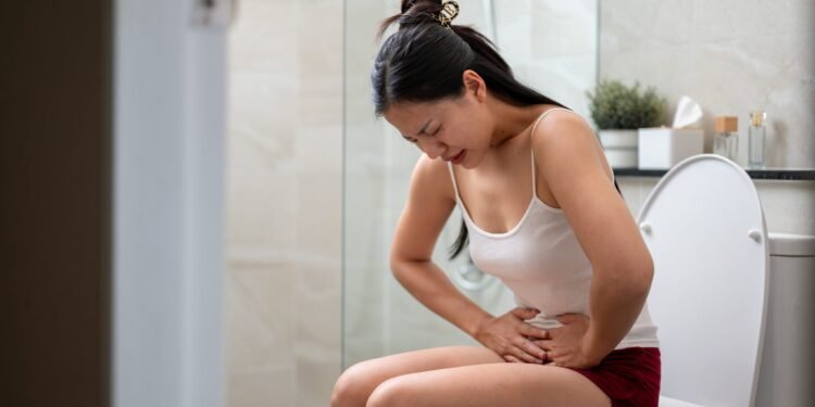 গ্ৰীষ্মকালত কিয় বাঢ়ে পেটৰ সমস্যা? নকৰিব এইবোৰ ভুল!