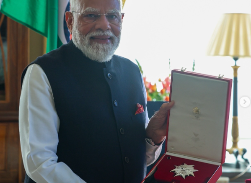 আন্তৰ্জাতিক মঞ্চত ৰজা বুলিলেও ভুল নহয়! মাত্ৰ ১২ বছৰত ৩১টা কৈ আন্তৰাষ্ট্ৰীয় সন্মানেৰে বিভূষিত প্ৰধানমন্ত্ৰী মোদী, জানি থওক তালিকা