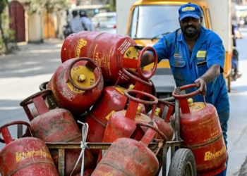 দৈনিক ৪লাখ বেৰেল LPGৰ ঘাটি, দেশত LPG সংকটৰ ৰিপৰ্টক লৈ চাঞ্চল্য, কিমানদিনৰ বাবে মজুত আছে LPG?