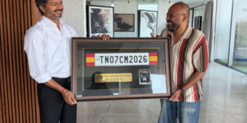 এটা ভাৱনাৰ পৰা সপোন আৰু সপোনৰ পৰা বাস্তৱ, এয়াতো আপোনাৰ আৰম্ভণিহে মুখ্যমন্ত্ৰী বিজয়, বিজয়ৰ হাতত বিশেষ নম্বৰপ্লেট তুলি কি ক’লে ভেংকট প্ৰভূৱে
