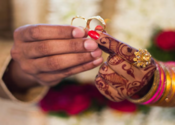 গৰ্ভপাতৰ অধিকাৰৰ পৰা যৌতুক প্ৰথাৰ বিৰুদ্ধে অভিযোগ, এই ৬ অধিকাৰ আছে প্ৰতিগৰাকী বিবাহিত ভাৰতীয় মহিলাৰ